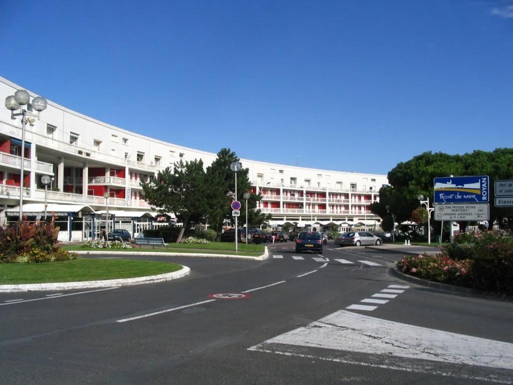 - Vue - Proximité Et Parking Privatif Appartement *
